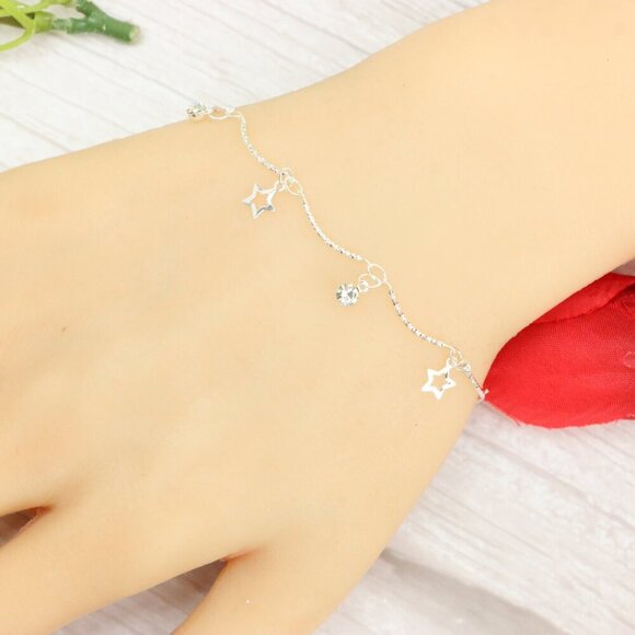 "Trendy Handmade Bracelet – A Thoughtful Gift for Girls & Women | UNVRC1062 - Picture 1 of 10